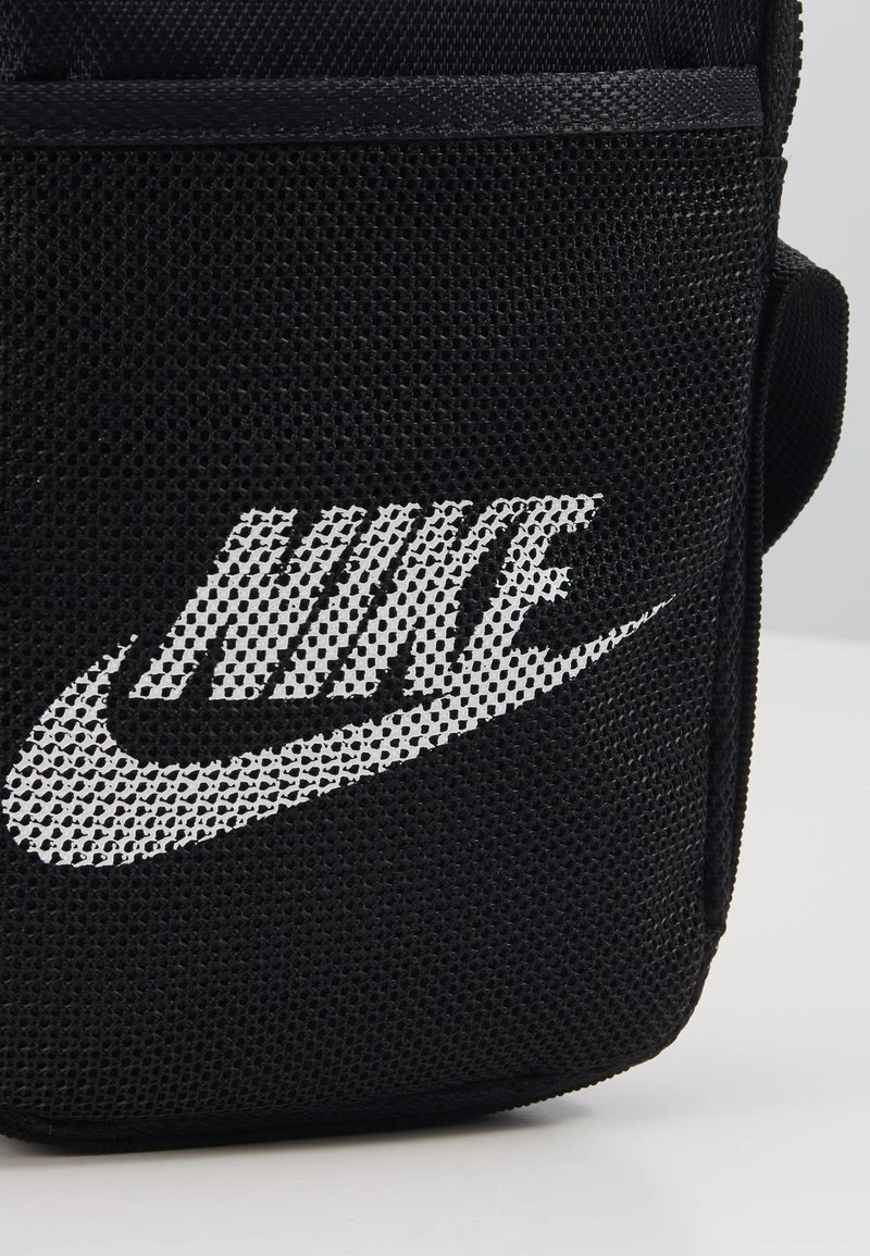 Nike Sportswear HERITAGE CROSSBODY BAG UNISEX - Umhängetasche - Black/black/white – Bild 3